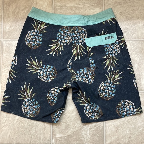 Rip Curl Mirage Board Shorts Size 30 - Picture 2 of 2